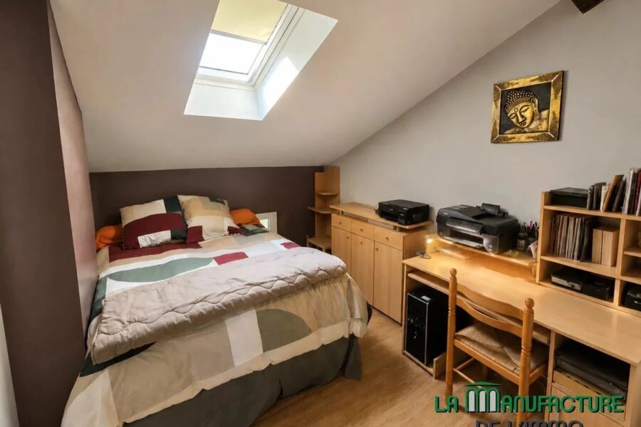 Appartement à vendre à Le chambon-feugerolles — Vue montagne — photo 7