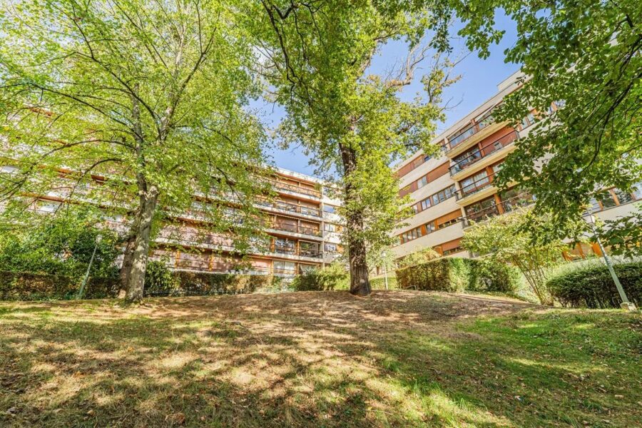 Appartement à vendre à La celle-saint-cloud — Vue parc & jardin — photo 2