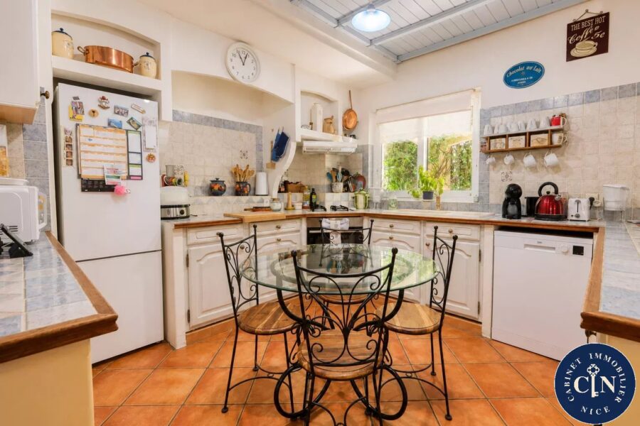 Maison à vendre à Le broc — Vue montagne — photo 10