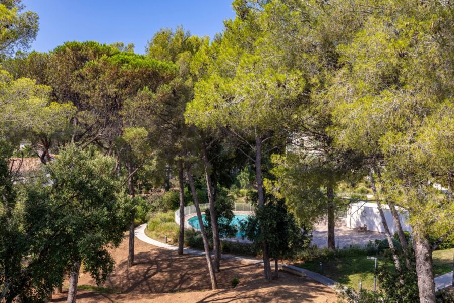 Appartement à vendre à Cavalaire-sur-mer — Vue parc & jardin — photo 18