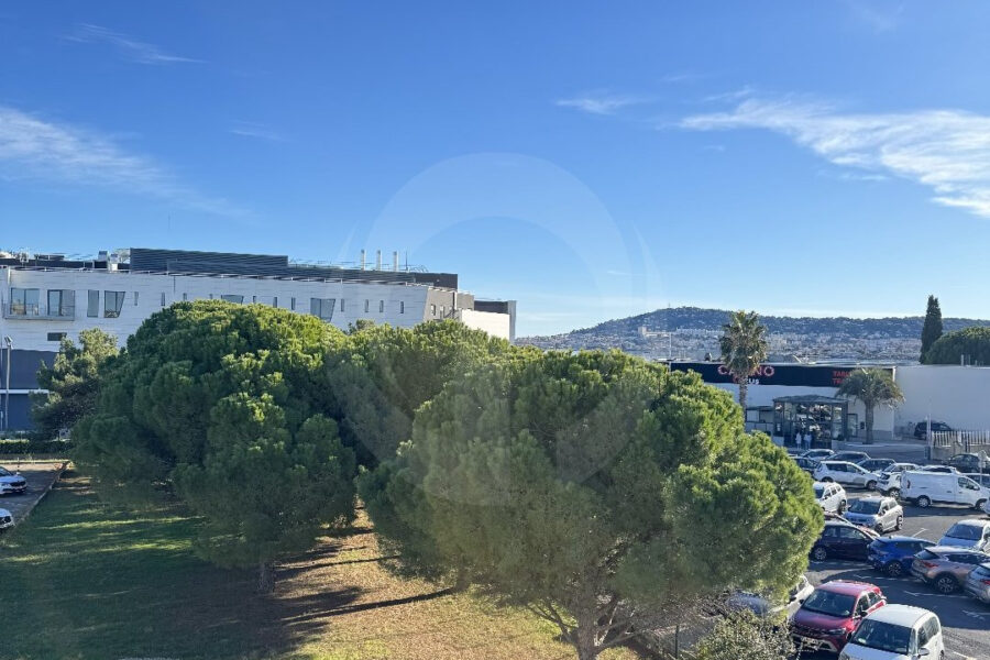 Appartement à vendre à Balaruc-les-bains — Vue parc & jardin — photo 1