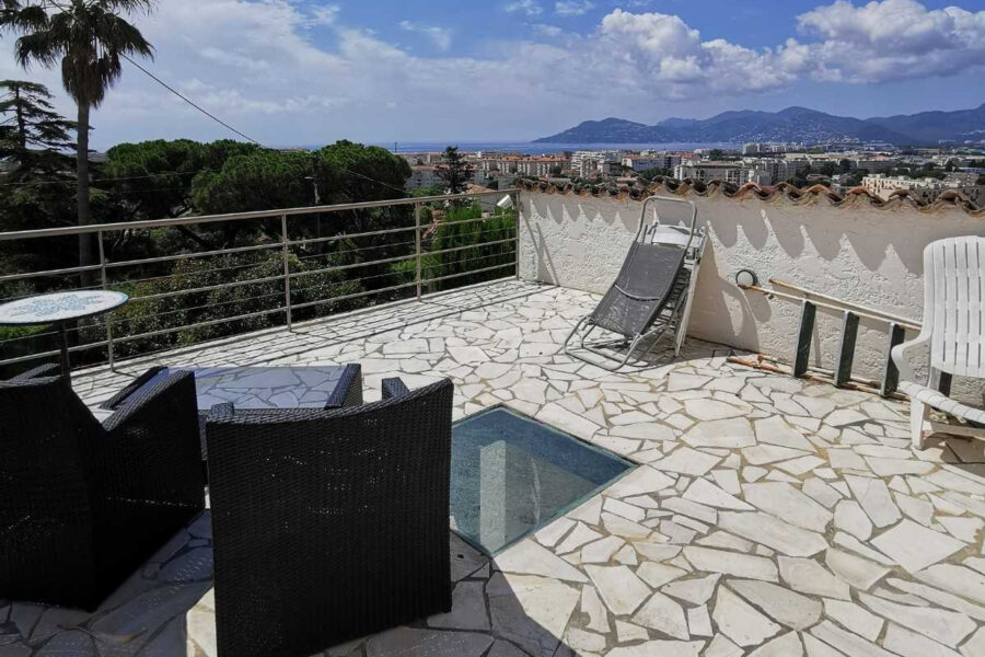 Maison à vendre à Cannes la bocca — Vue mer — photo 1