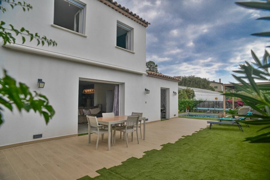 Maison à vendre à Villeneuve-loubet — Vue mer — photo 6