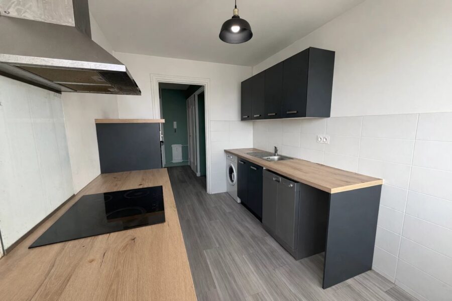 Appartement à vendre à Saint-Étienne — Vue sur la ville — photo 2