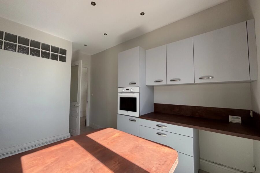 Appartement à vendre à Saint-Étienne — Vue sur la ville — photo 11