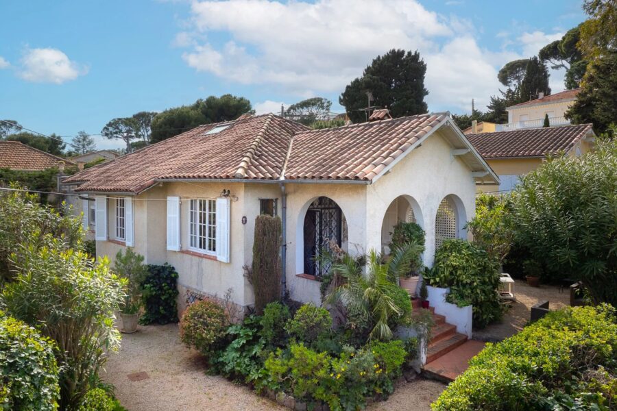 Maison à vendre à Antibes — Vue parc & jardin — photo 3