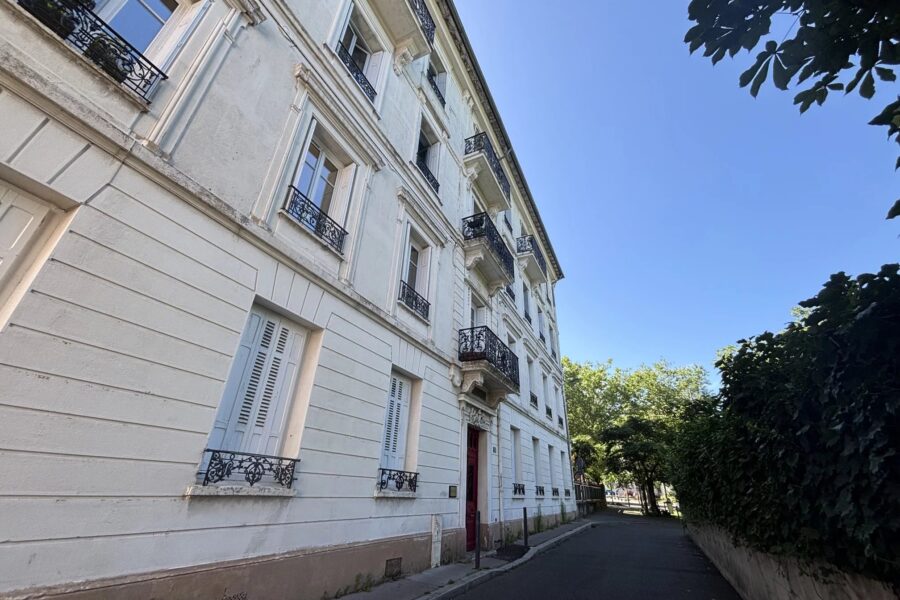 Appartement à vendre à Saint-Étienne — Vue sur la ville — photo 18