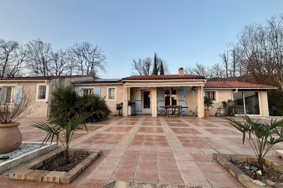 Maison à vendre à Tourrettes — Vue parc & jardin — photo 3