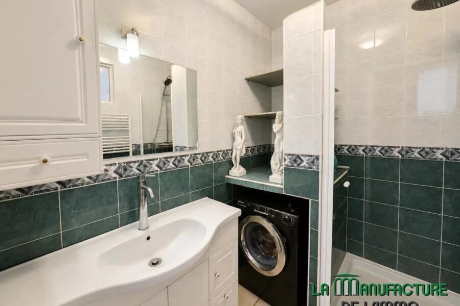 Appartement à vendre à Le chambon-feugerolles — Vue montagne — photo 8