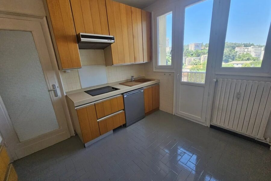 Appartement à vendre à Saint-Étienne — Vue sur la ville — photo 3
