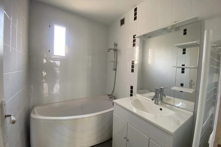 Appartement à vendre à Saint-Étienne — Vue sur la ville — photo 8
