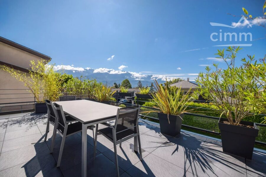 Maison à vendre à Saint-ismier — Vue montagne — photo 1