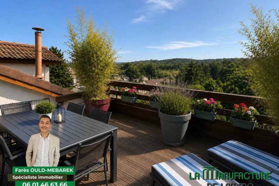 Appartement à vendre à Le chambon-feugerolles — Vue montagne — photo 1
