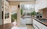 Maison à vendre à Antibes — Vue parc & jardin — photo 6