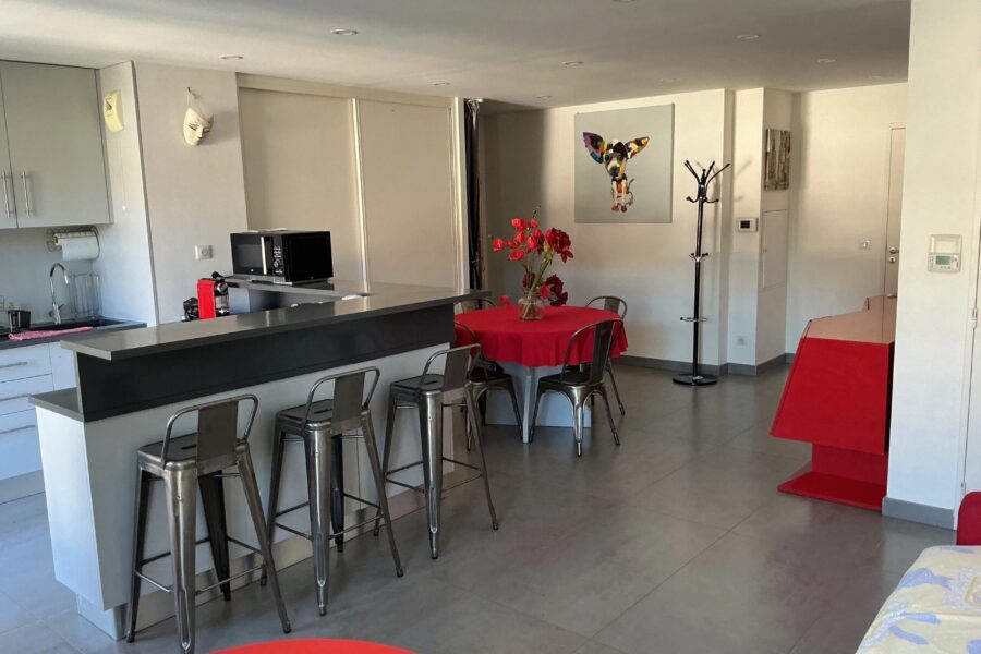 Appartement à vendre à Fontainebleau — Vue parc & jardin — photo 2