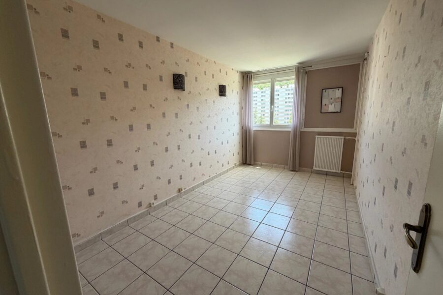Appartement à vendre à Saint-Étienne — Vue sur la ville — photo 3
