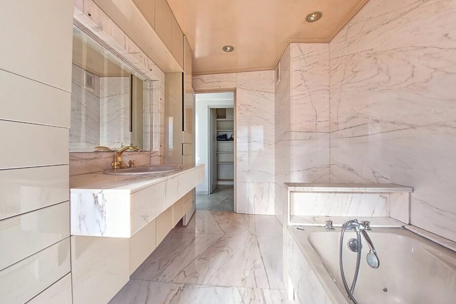 Appartement à vendre à Juan-les-pins — Vue mer — photo 11