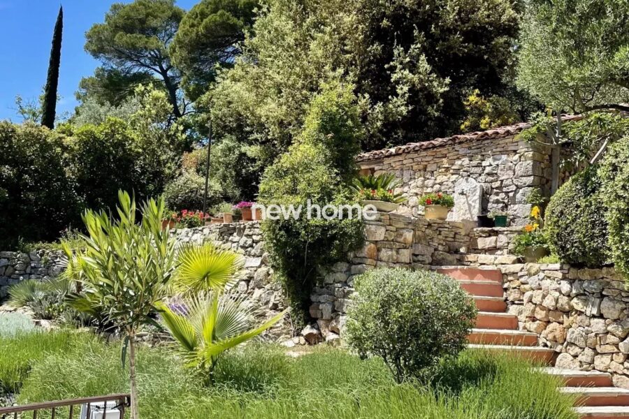 Maison à vendre à Lorgues — Vue montagne — photo 13