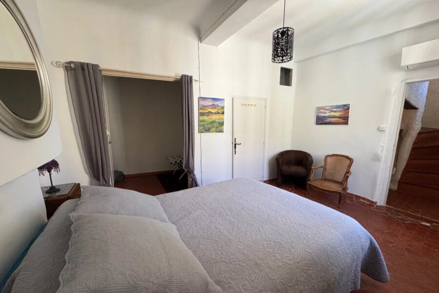 Maison à vendre à Cotignac — Vue sur la ville — photo 17