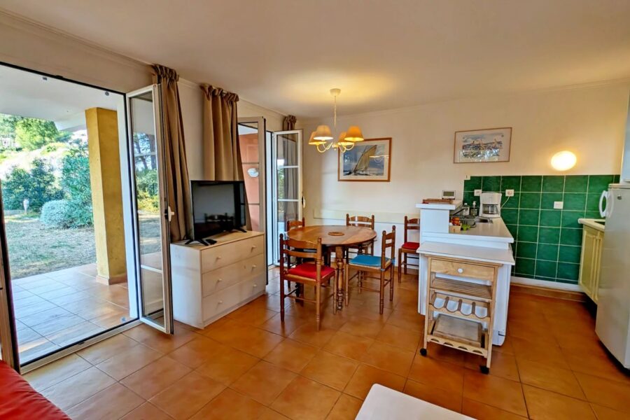 Appartement à vendre à Saint-raphaël — Vue parc & jardin — photo 5