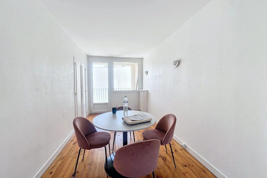 Appartement à louer à Saint-Étienne — Vue sur la ville — photo 3