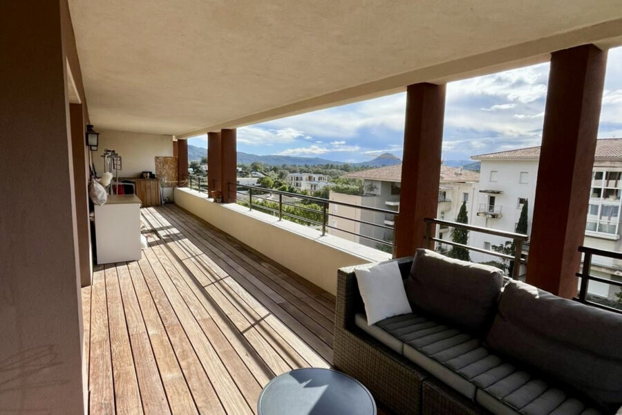 Appartement à vendre à Porto-vecchio — Vue nature — photo 2