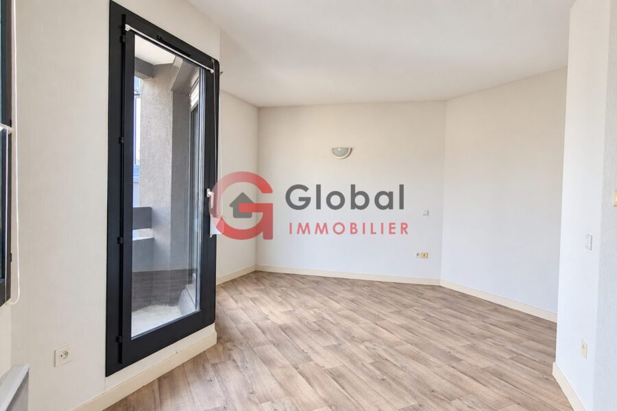 Appartement à vendre à Chamalières — Vue parc & jardin — photo 2