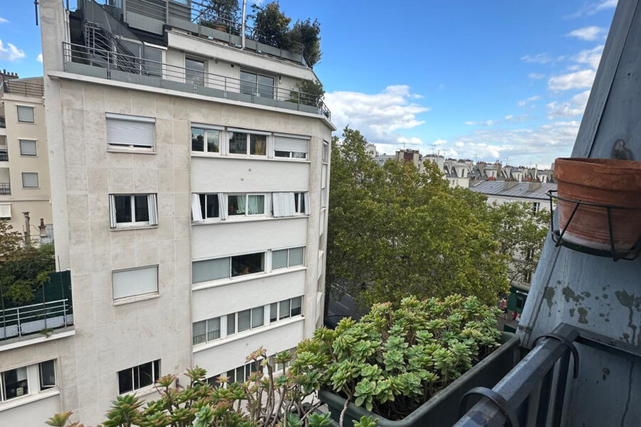Appartement à vendre à Paris — Vue sur la ville — photo 8