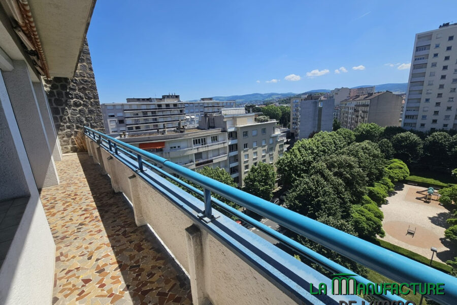 Appartement à vendre à Saint-Étienne — Vue sur la ville — photo 1