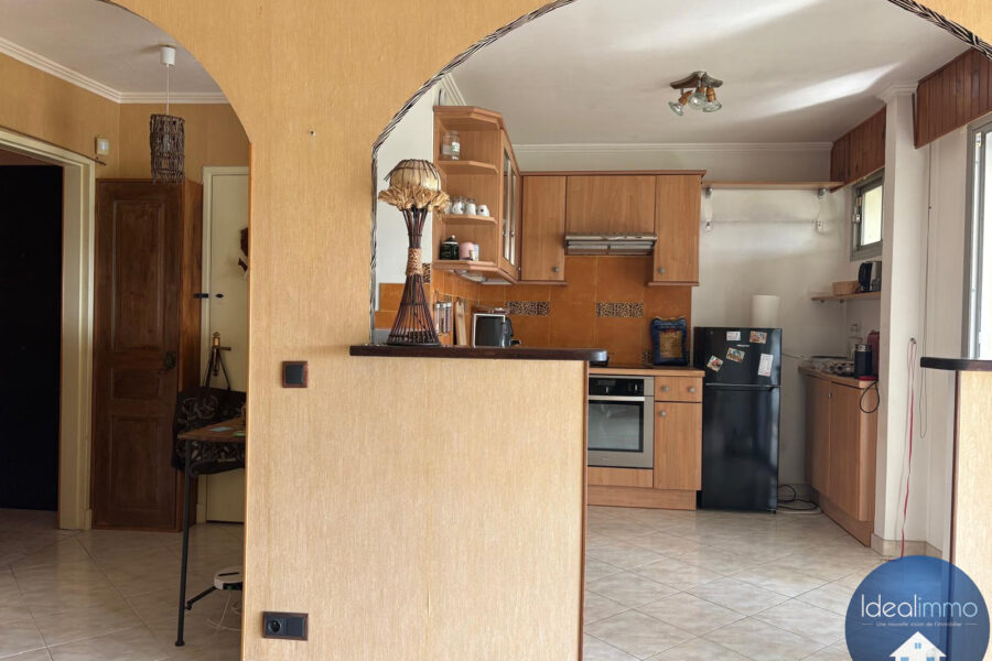 Appartement à vendre à Saint-laurent-du-var — Vue sur la ville — photo 2