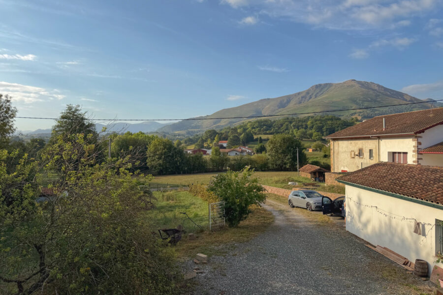 Maison à vendre à Saint-jean-pied-de-port — Vue montagne — photo 5