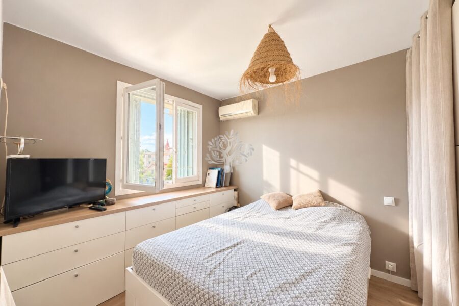 Appartement à vendre à Sanary-sur-mer — Vue sur la ville — photo 5