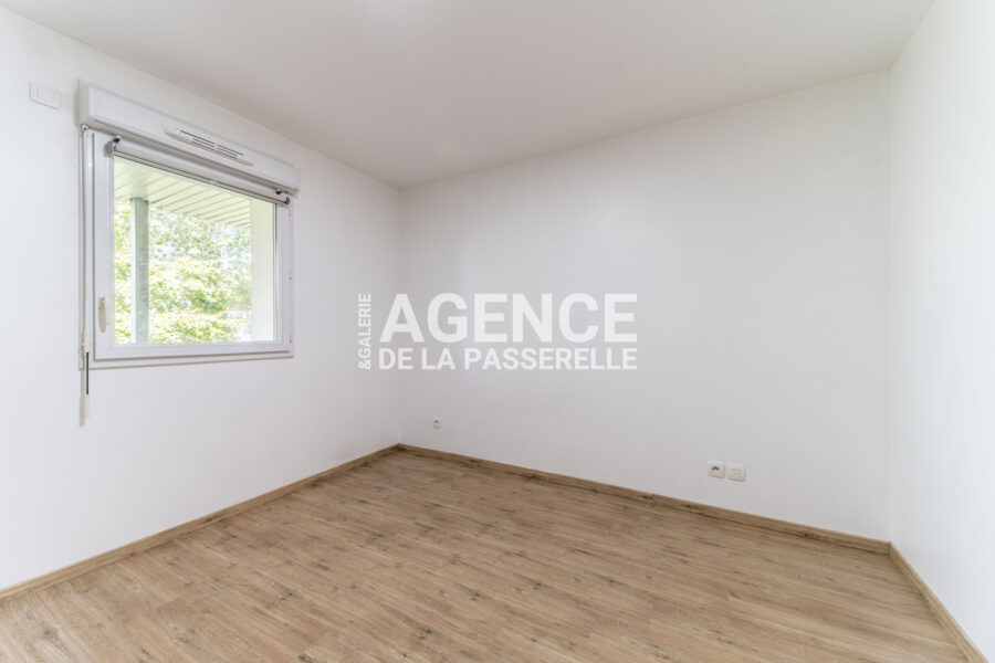 Appartement à vendre à Saint-andré-lez-lille — Vue parc & jardin — photo 2
