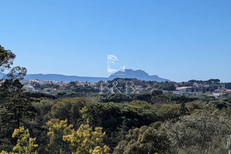 Maison à vendre à Saint-raphaël — Vue nature — photo 1