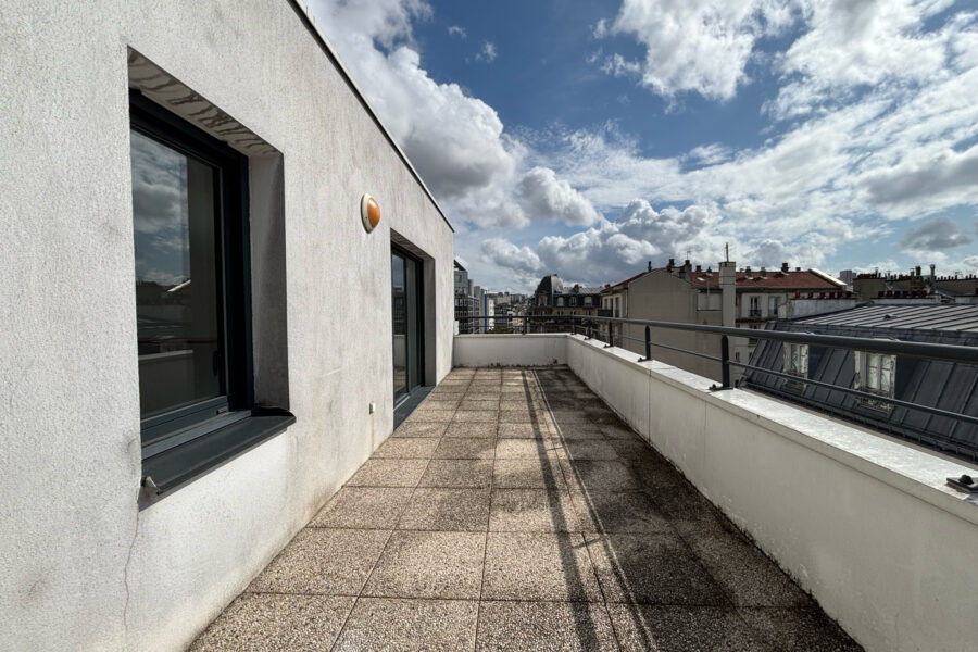 Appartement à vendre à Pantin — Vue sur la ville — photo 2