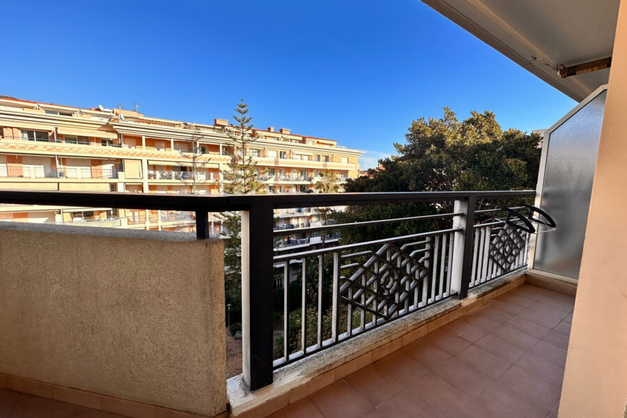 Appartement à louer à Menton — Vue sur la ville — photo 7
