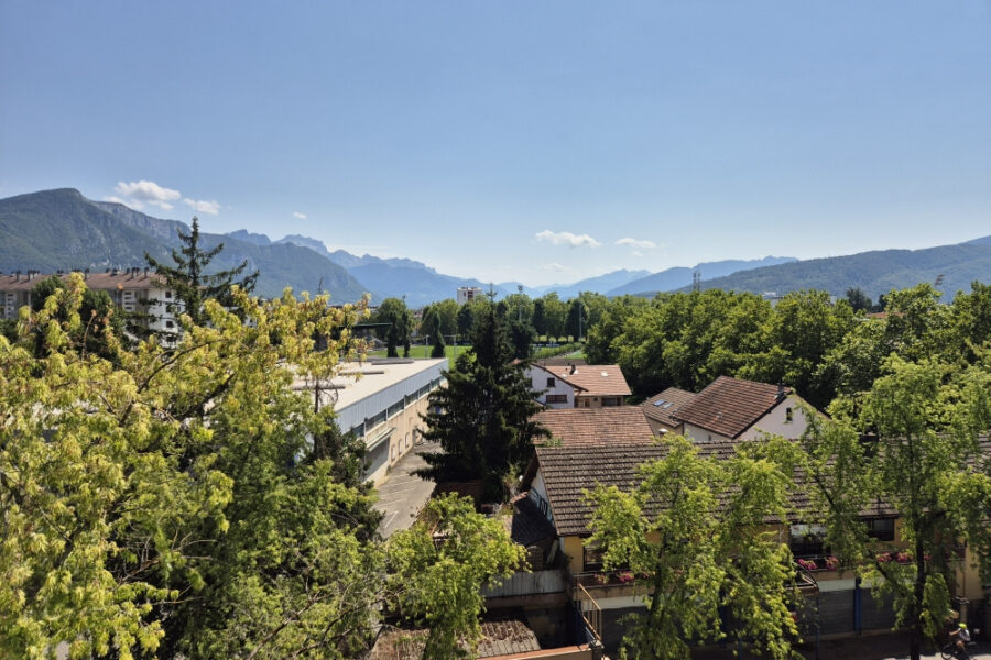 Appartement à vendre à Annecy — Vue montagne — photo 2