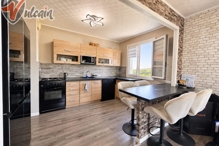 Appartement à vendre à Clermont-ferrand — Vue sur la ville — photo 2