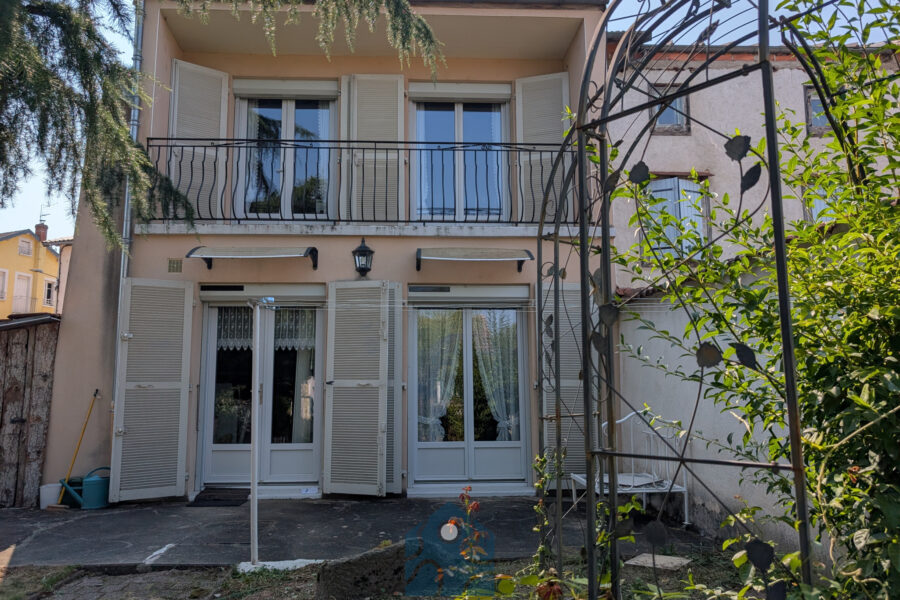 Maison à vendre à Marsac-en-livradois — Vue parc & jardin — photo 2