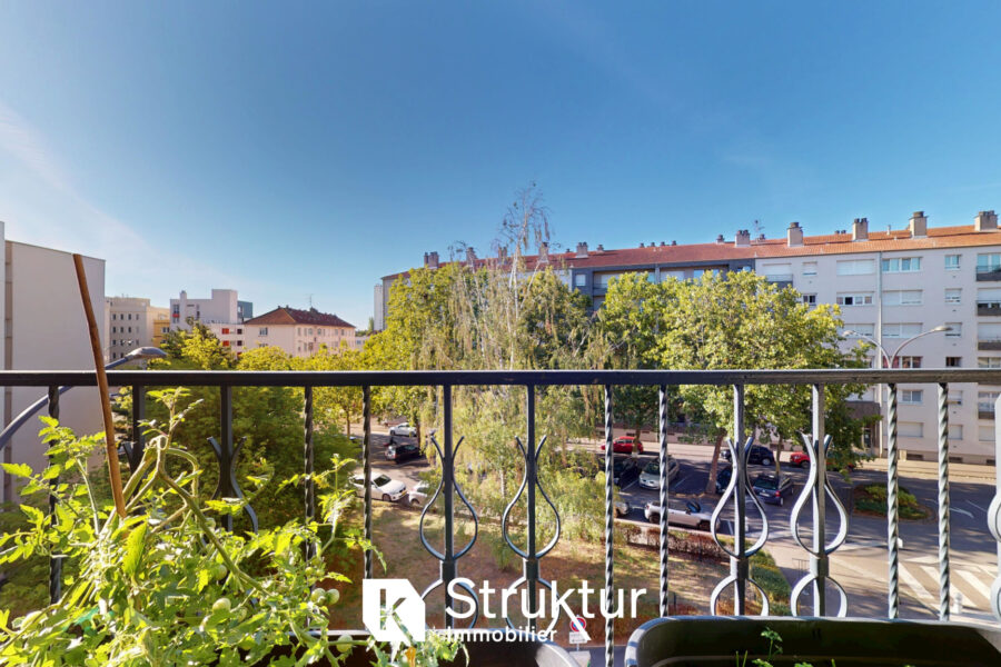 Appartement à vendre à Metz — Vue sur la ville — photo 1