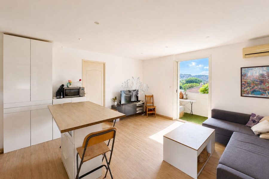 Appartement à vendre à Sanary-sur-mer — Vue sur la ville — photo 2