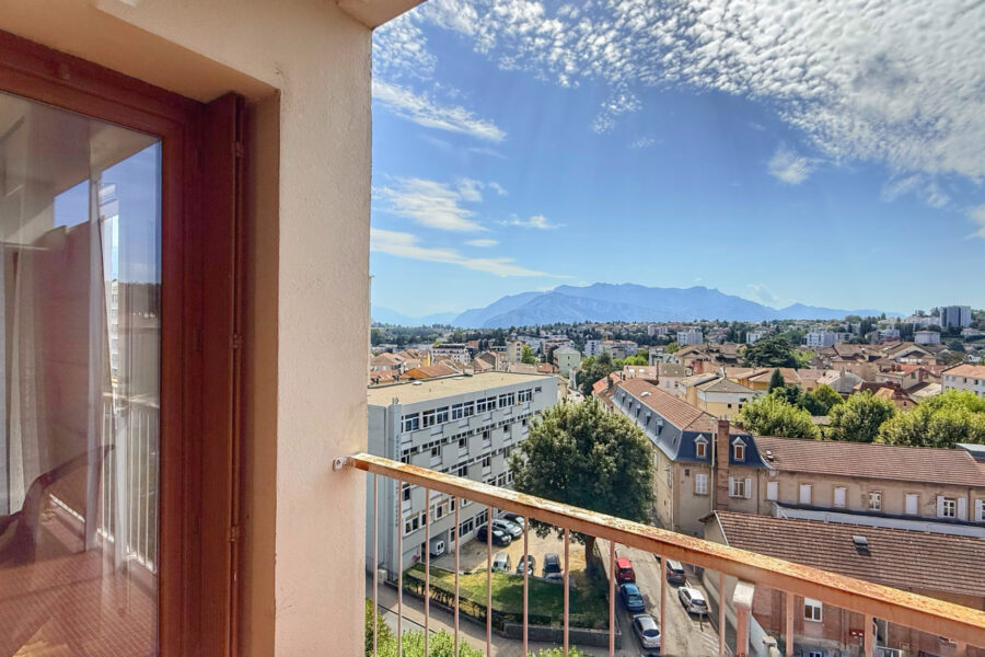 Appartement à vendre à Voiron — Vue sur la ville — photo 5