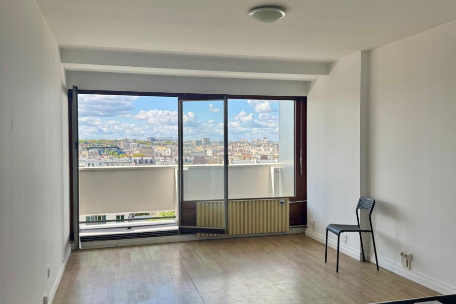 Appartement à vendre à Paris — Vue sur la ville — photo 2
