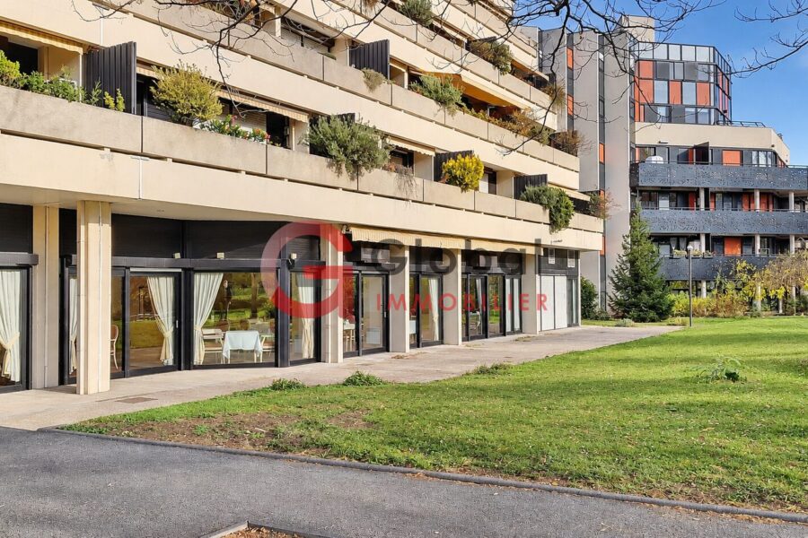 Appartement à vendre à Chamalières — Vue parc & jardin — photo 9