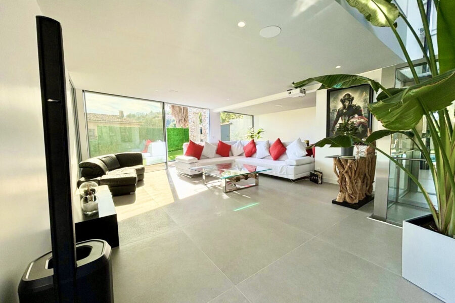 Maison à vendre à Mandelieu-la-napoule — Vue mer — photo 4
