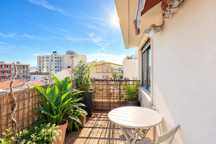 Appartement à vendre à Palavas-les-flots — Vue sur la ville — photo 2
