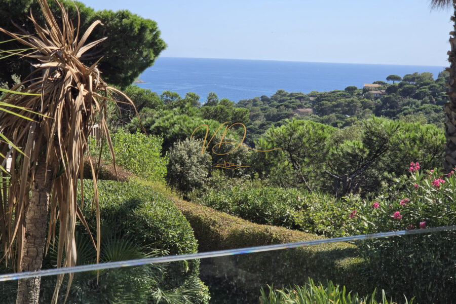 Maison à vendre à La croix-valmer — Vue mer — photo 1