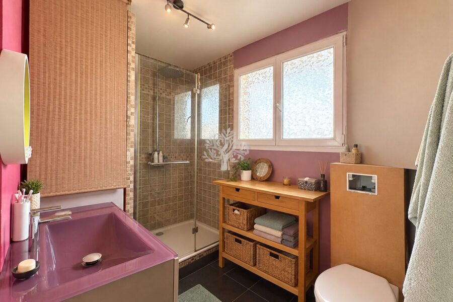 Appartement à vendre à Sanary-sur-mer — Vue sur la ville — photo 7