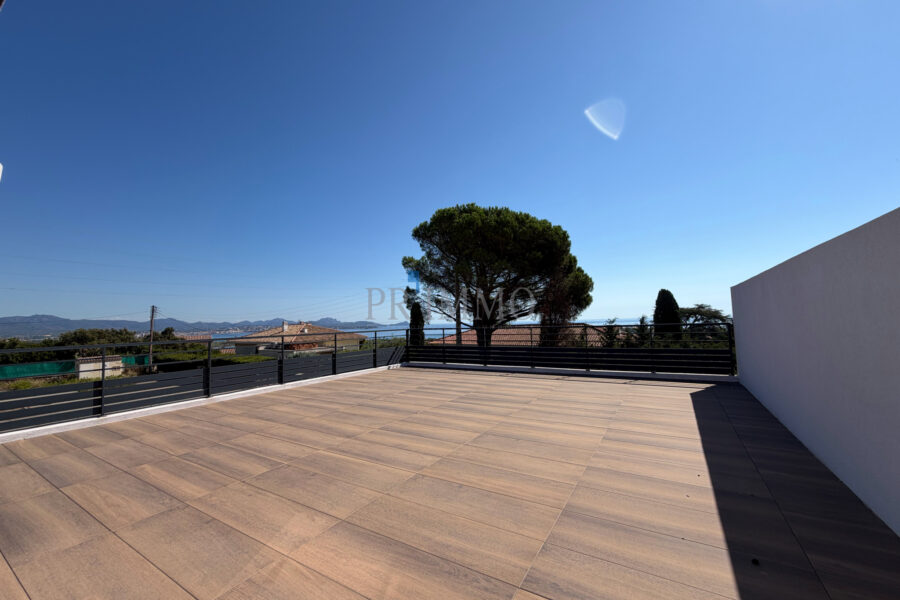 Maison à vendre à Fréjus — Vue mer — photo 1