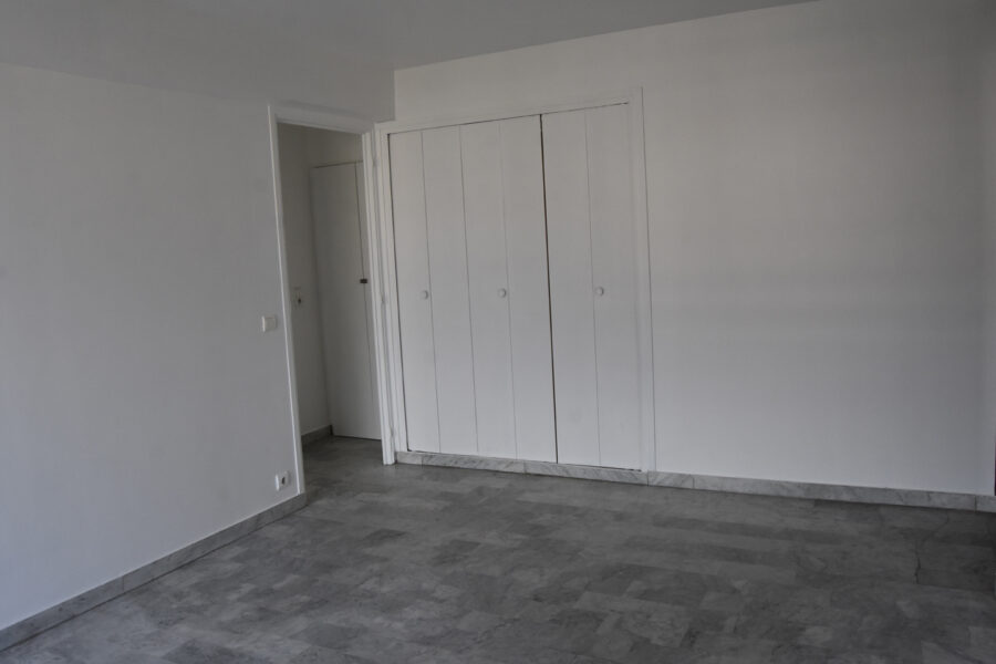 Appartement à vendre à Cannes — Vue sur la ville — photo 2
